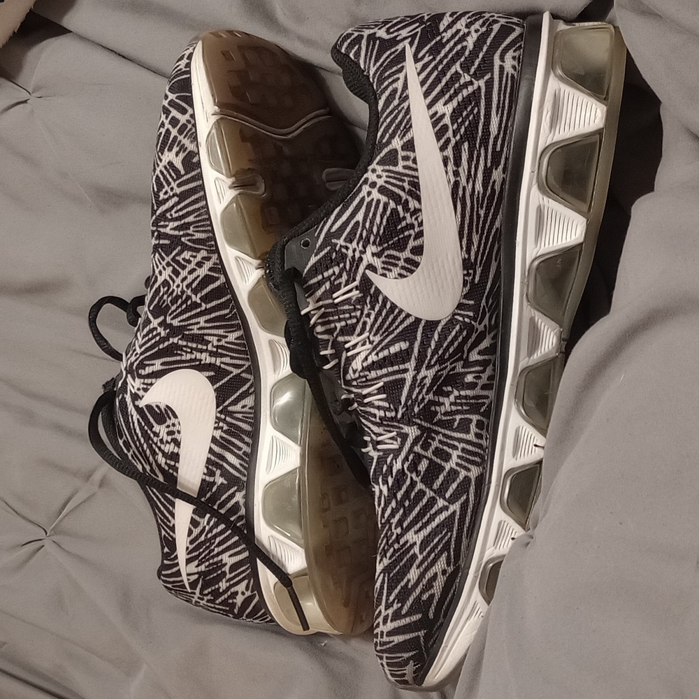 Women's Nike Tailwind 8